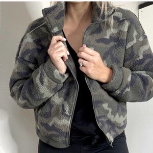 American Eagle Outfitters Green Camo Teddy Jacket